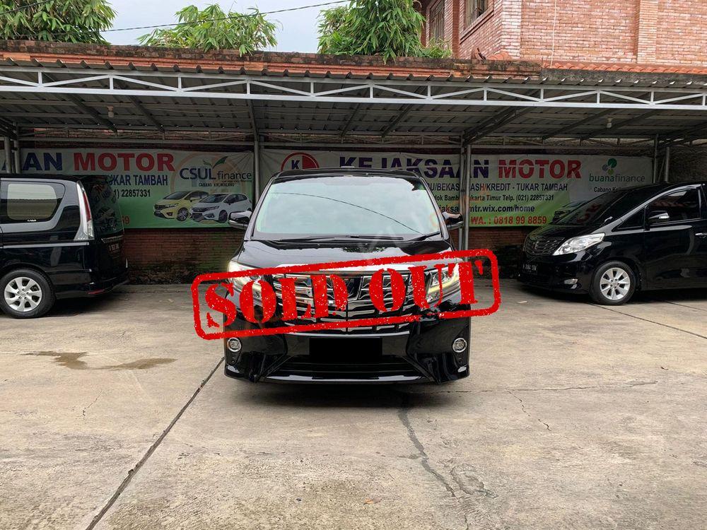 Mobil Toyota Alphard 2015