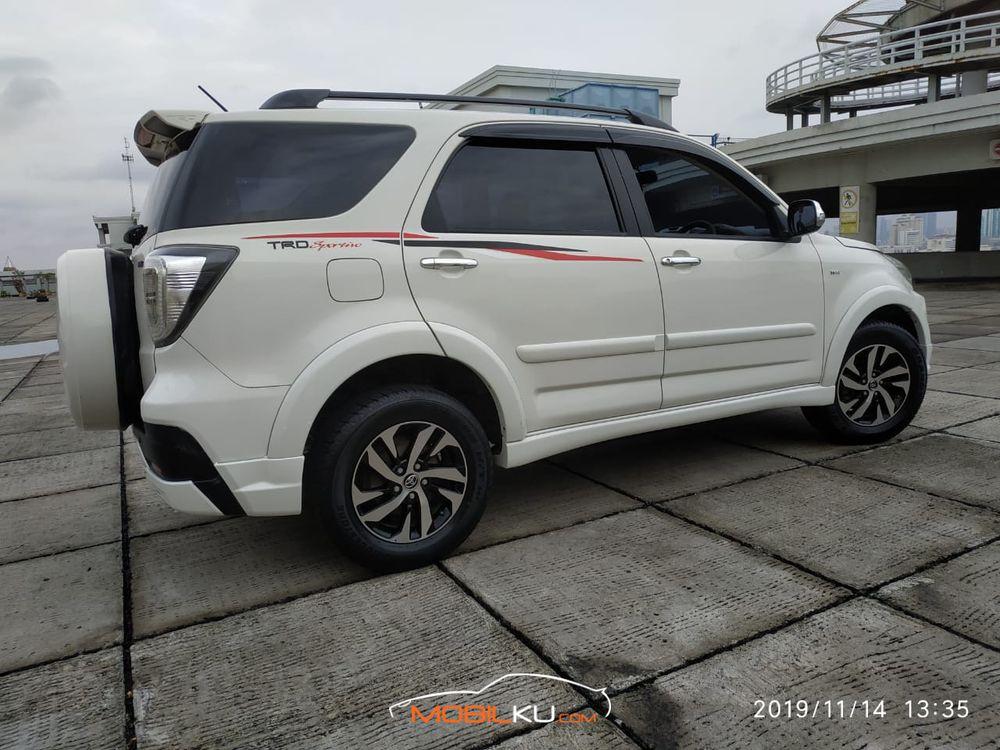 Mobil Toyota Rush 2016