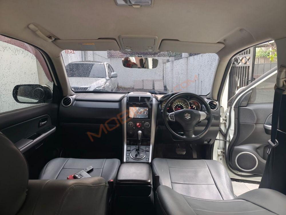 Mobil Suzuki Grand Vitara 2016