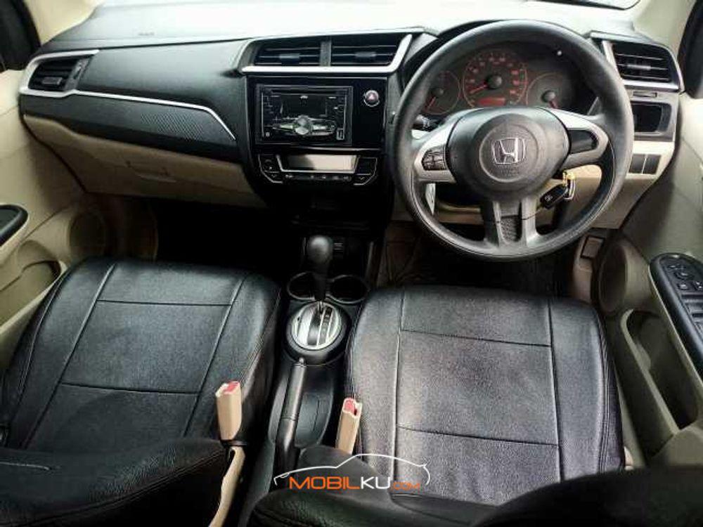 Mobil Honda Brio 2017