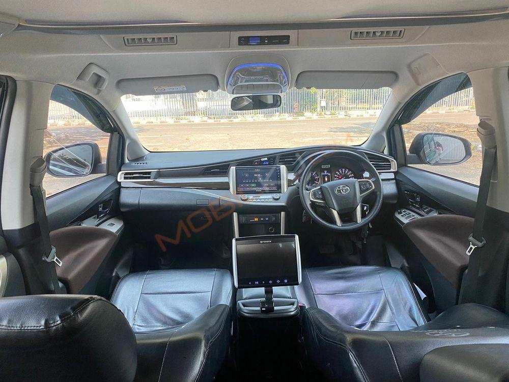 Mobil Toyota Kijang Innova 2021