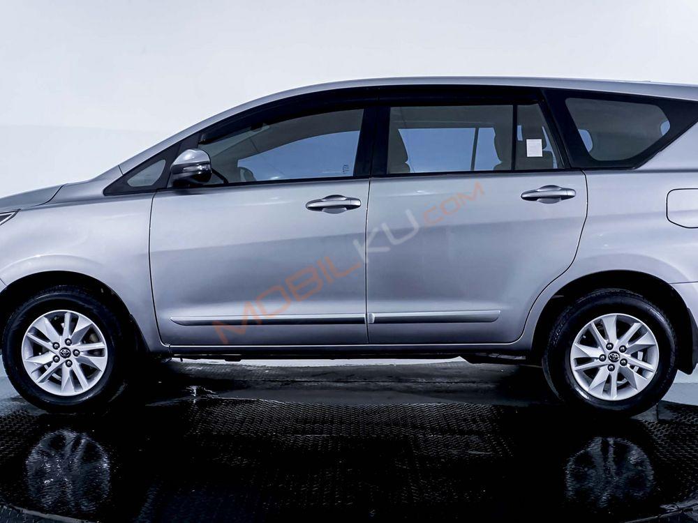 Mobil Toyota Kijang Innova 2018