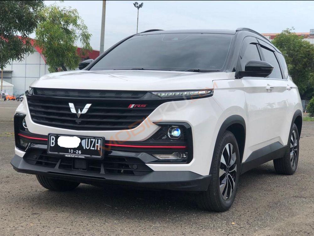 Mobil Wuling Almaz 2021