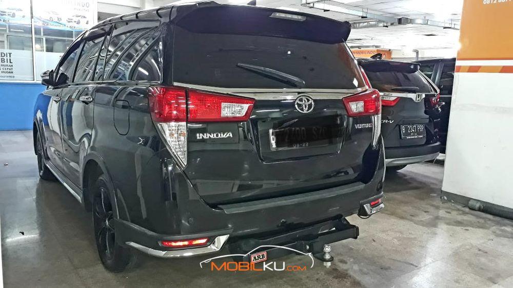 Mobil Toyota Kijang Innova 2017