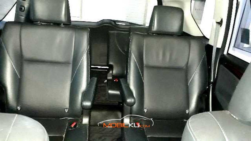 Mobil Toyota Kijang Innova 2019