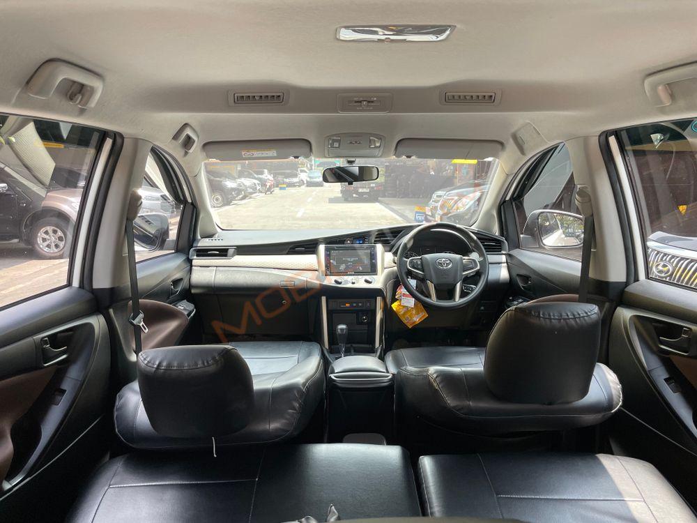 Mobil Toyota Kijang Innova 2021
