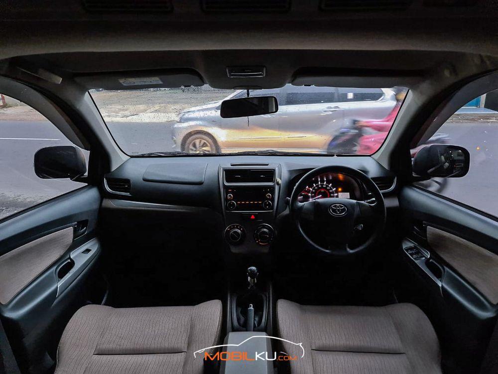 Mobil Toyota Avanza 2016