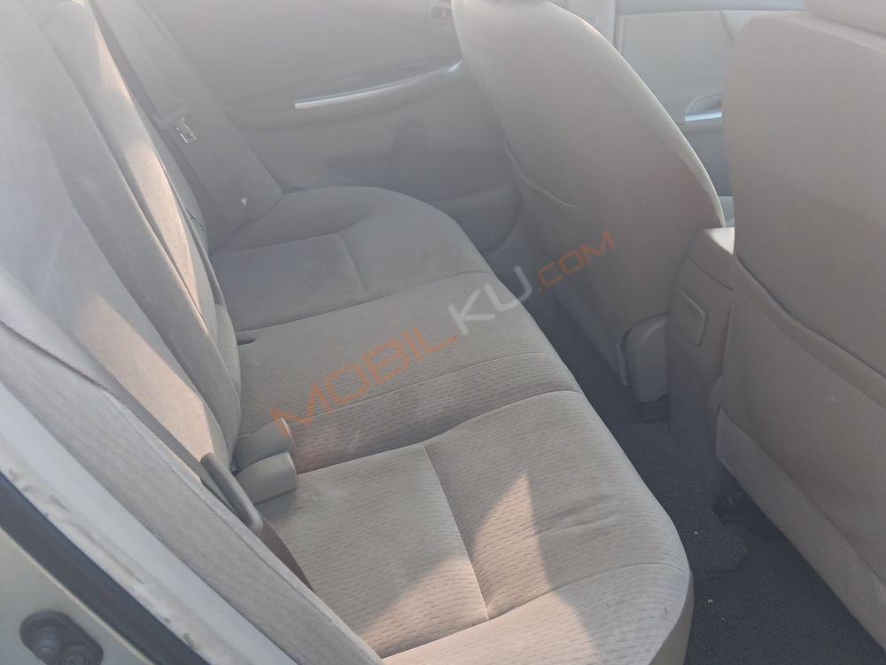 Mobil Toyota Corolla 2011