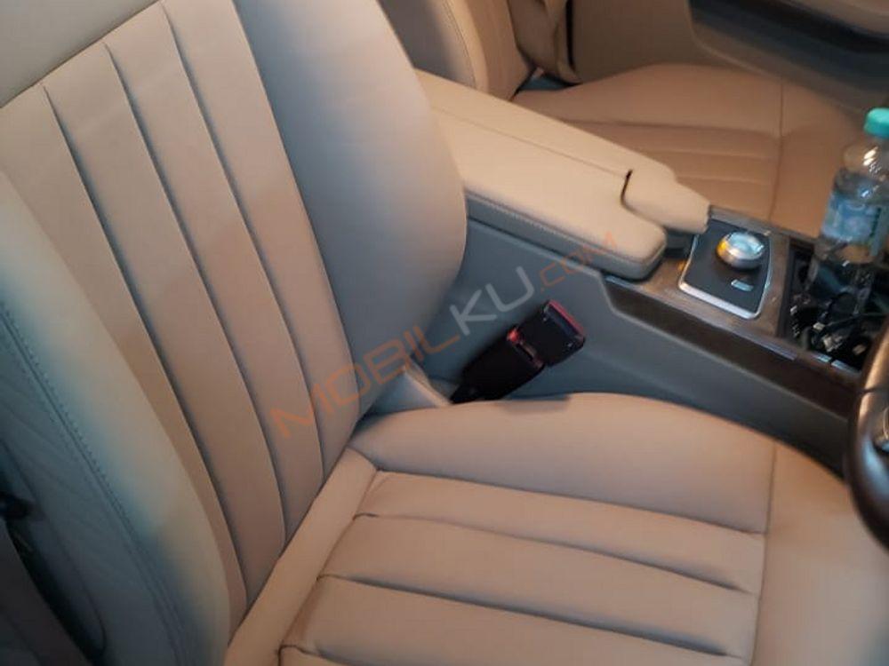 Mobil Mercedes-Benz E-Class 2010