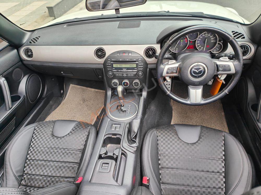 Mobil Mazda MX-5 Miata 2012