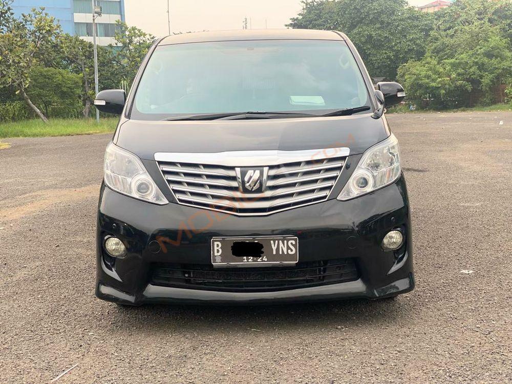 Mobil Toyota Alphard 2009