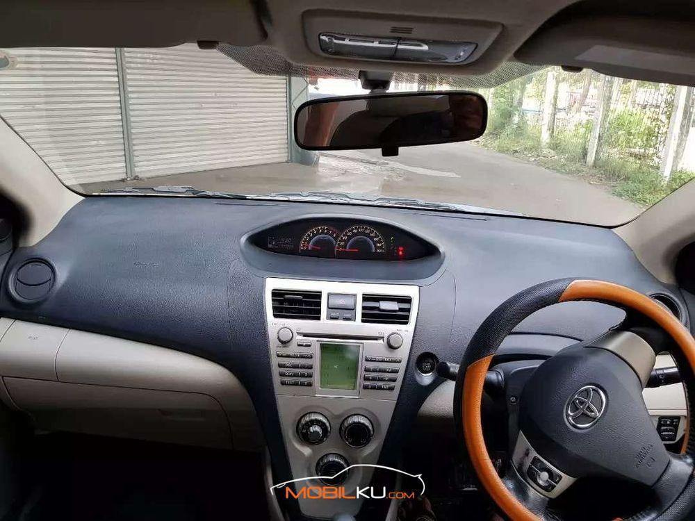 Mobil Toyota Vios 2008