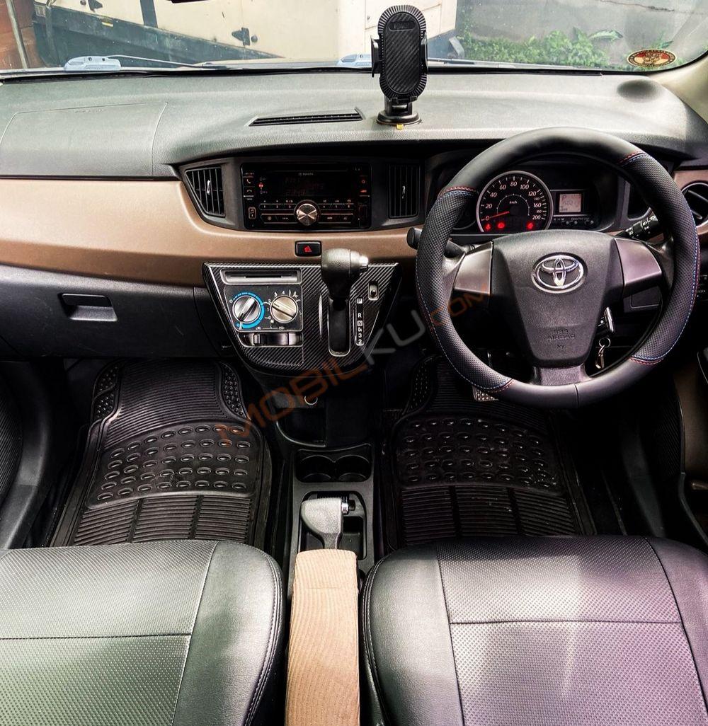 Mobil Toyota Calya 2016