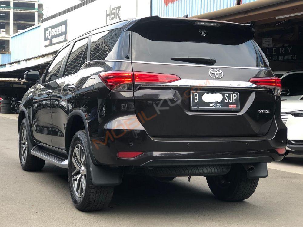 Mobil Toyota Fortuner 2016