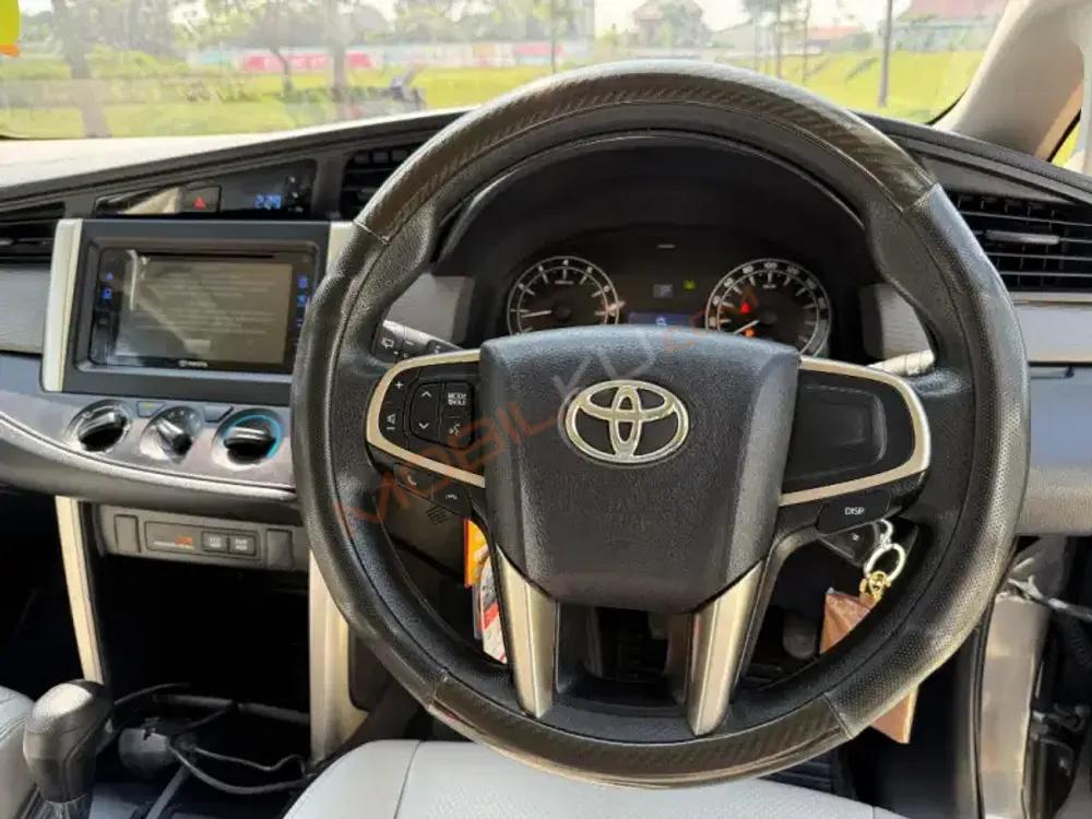 Mobil Toyota Kijang Innova 2018