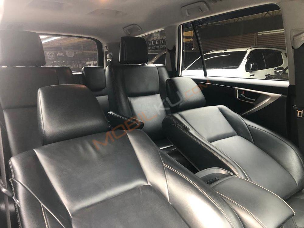 Mobil Toyota Kijang Innova 2017