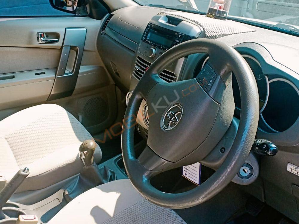 Mobil Toyota Rush 2012