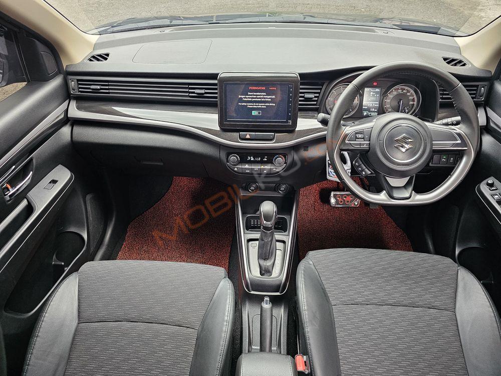 Mobil Suzuki XL7 2022