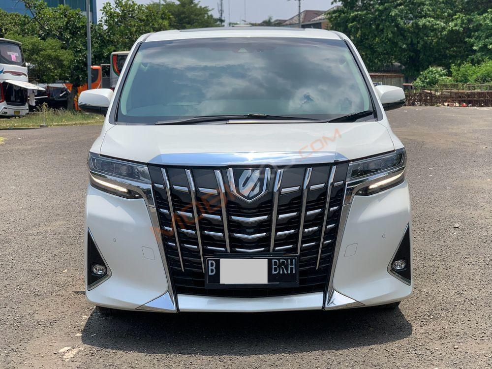 Mobil Toyota Alphard 2020