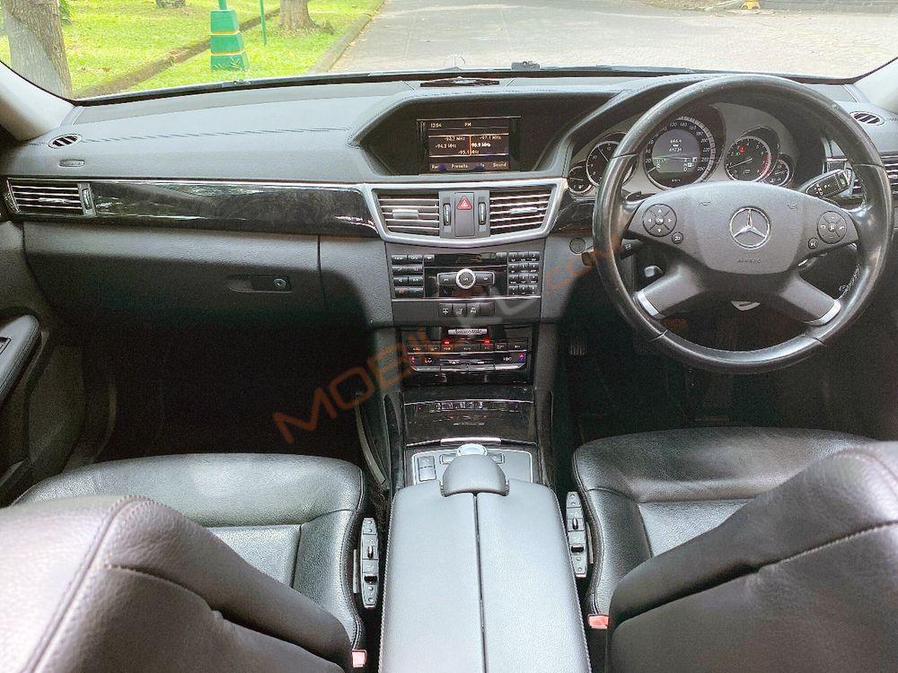 Mobil Mercedes-Benz E-Class 2011