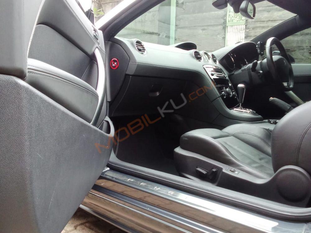 Mobil Peugeot RCZ 2012