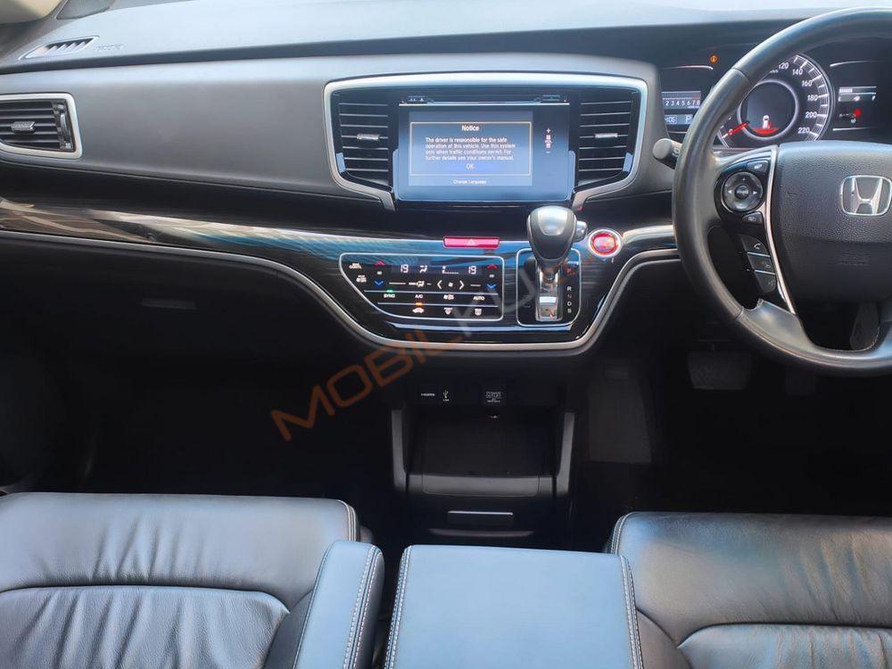 Mobil Honda Odyssey 2018