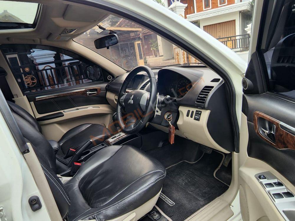 Mobil Mitsubishi Pajero Sport 2012