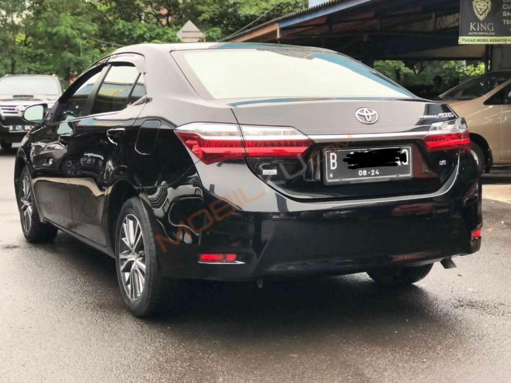 Mobil Toyota Corolla 2018
