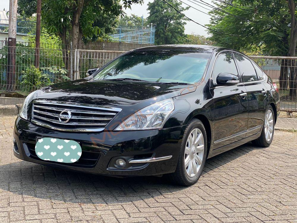 Mobil Nissan Teana 2010