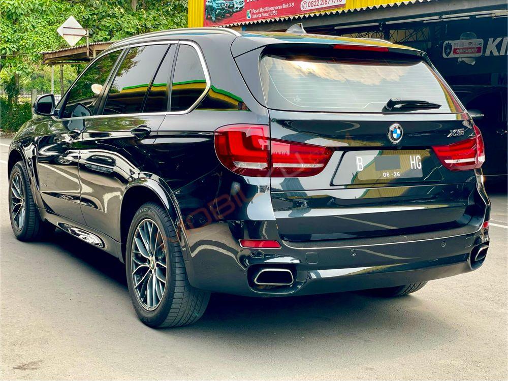 Mobil BMW X5 2015