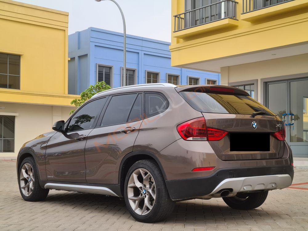 Mobil BMW X1 2013