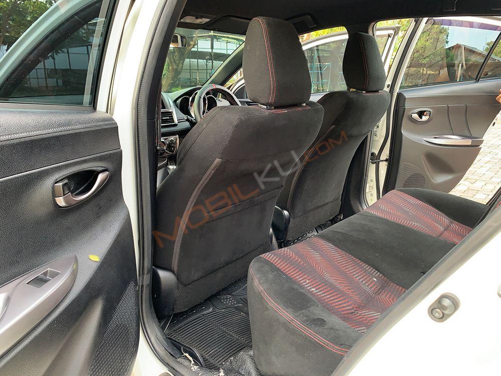 Mobil Toyota Yaris 2015