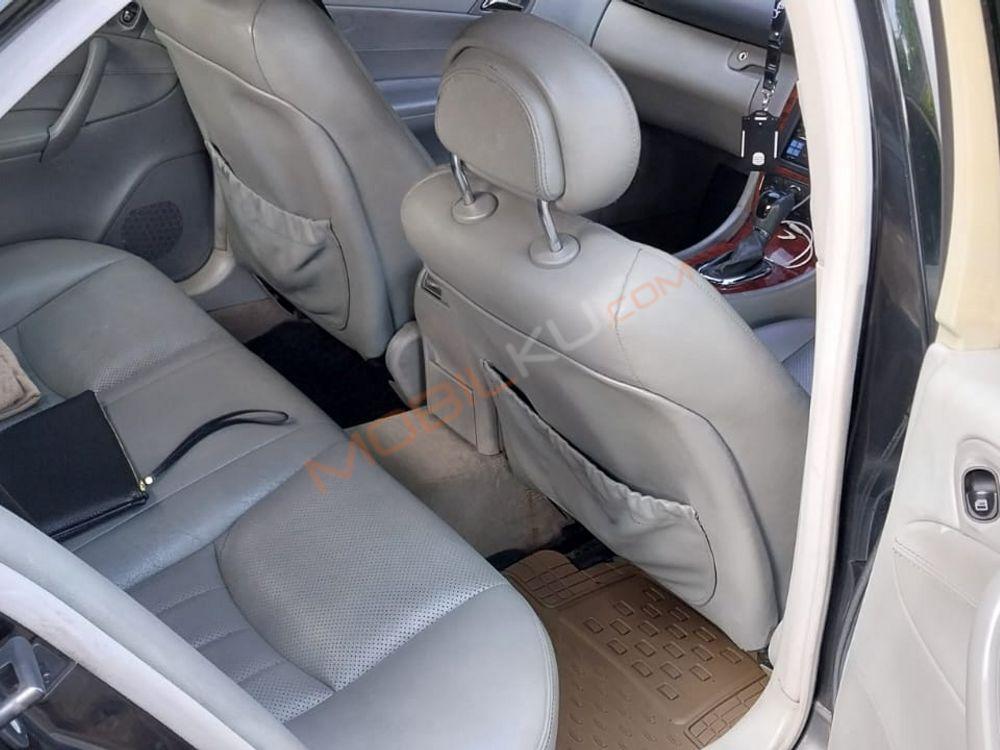 Mobil Mercedes-Benz C-Class 2004