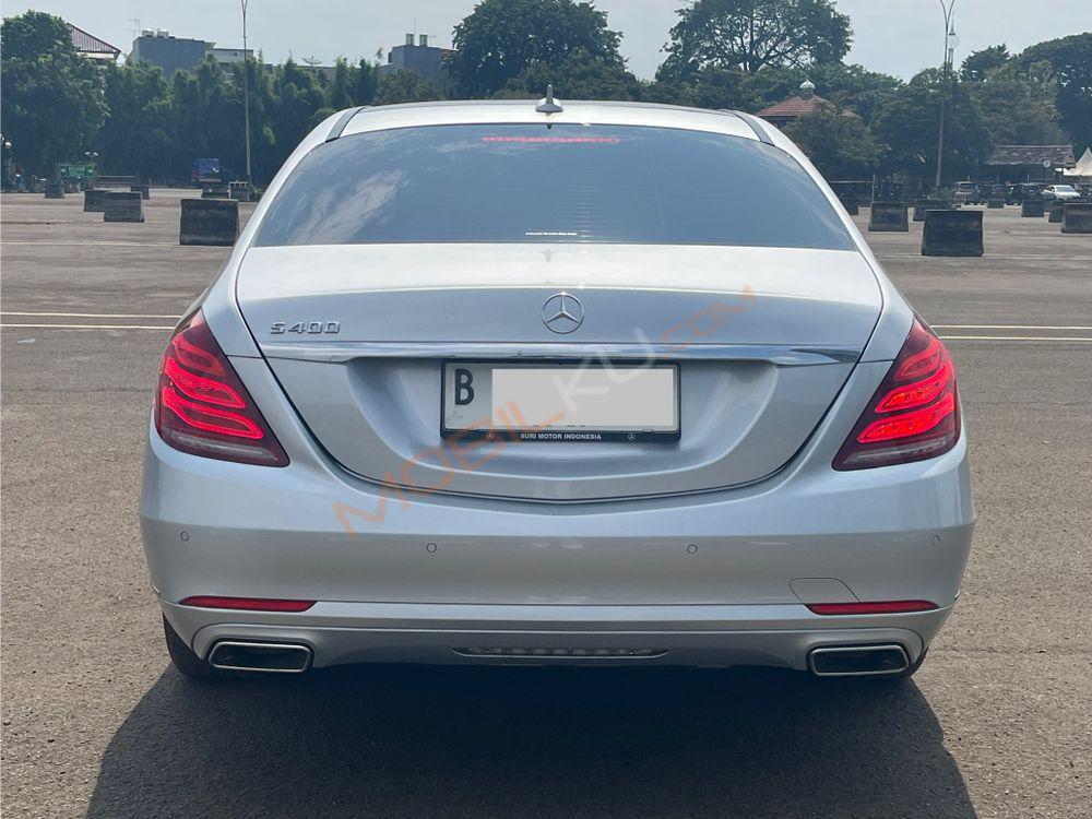 Mobil Mercedes-Benz S-Class 2015
