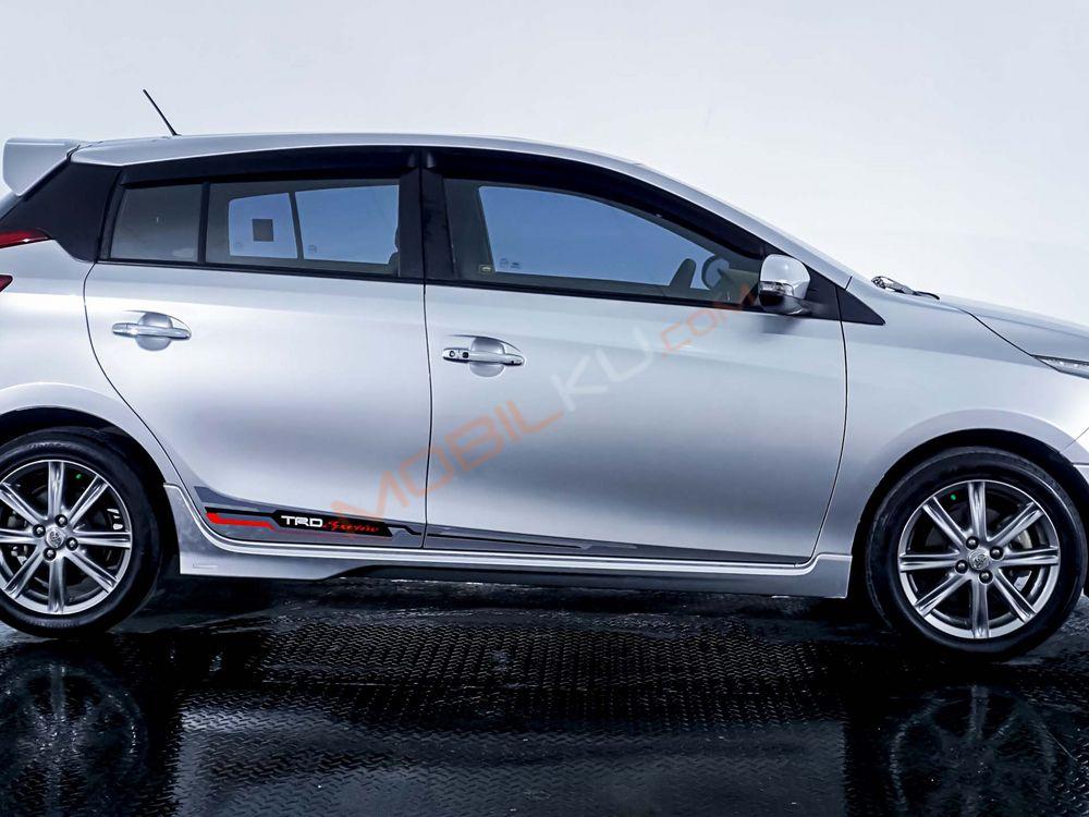 Mobil Toyota Yaris 2016