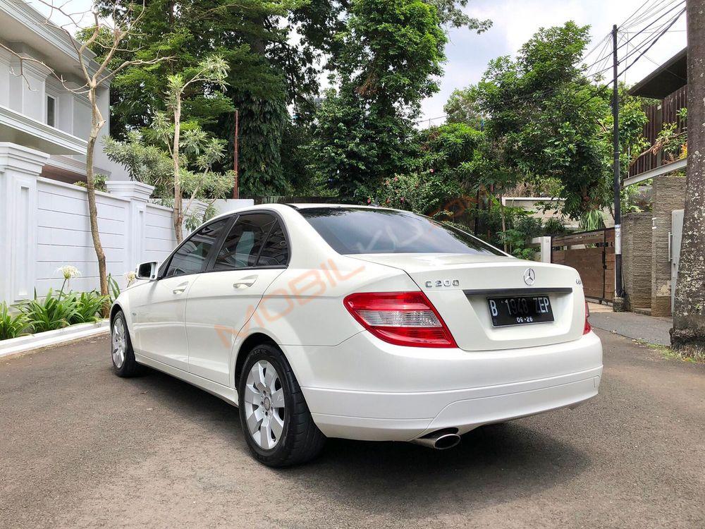 Mobil Mercedes-Benz C-Class 2011