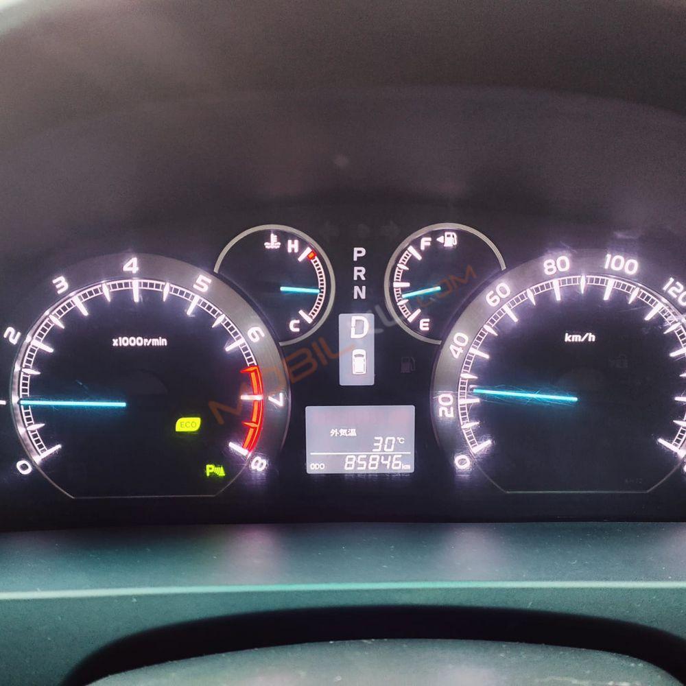 Mobil Toyota Alphard 2014