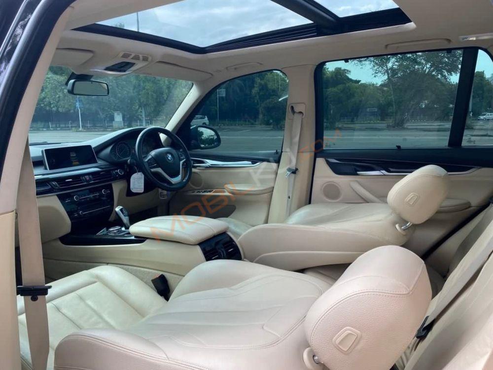 Mobil BMW X5 2015