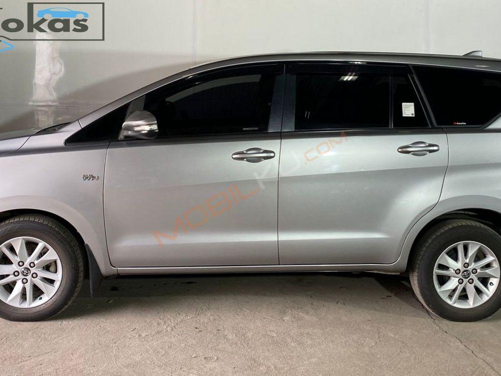 Mobil Toyota Kijang Innova 2020