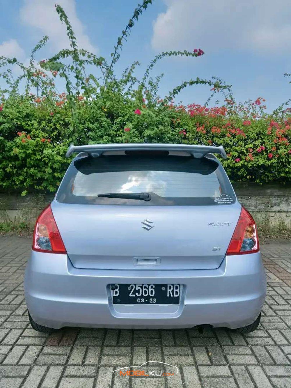 Mobil Suzuki Swift 2008