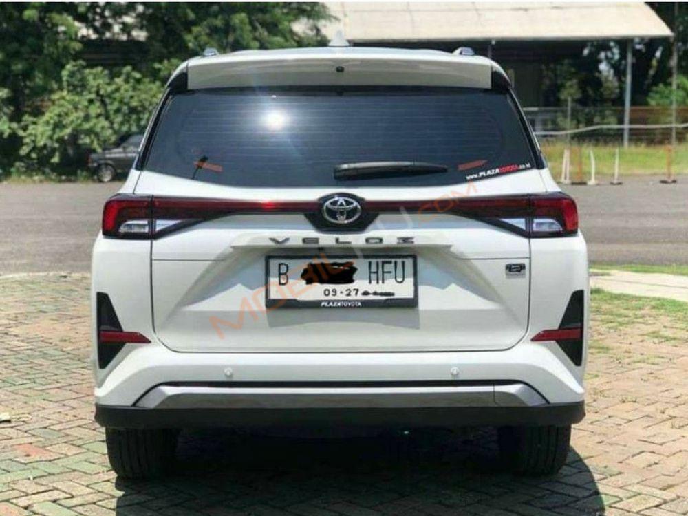 Mobil Toyota Veloz 2022