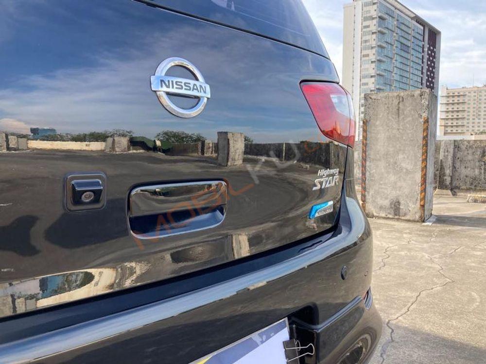 Mobil Nissan Grand Livina 2013