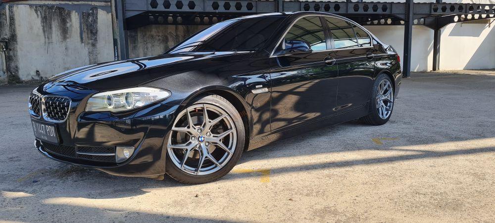 Mobil BMW 5 Series 2012