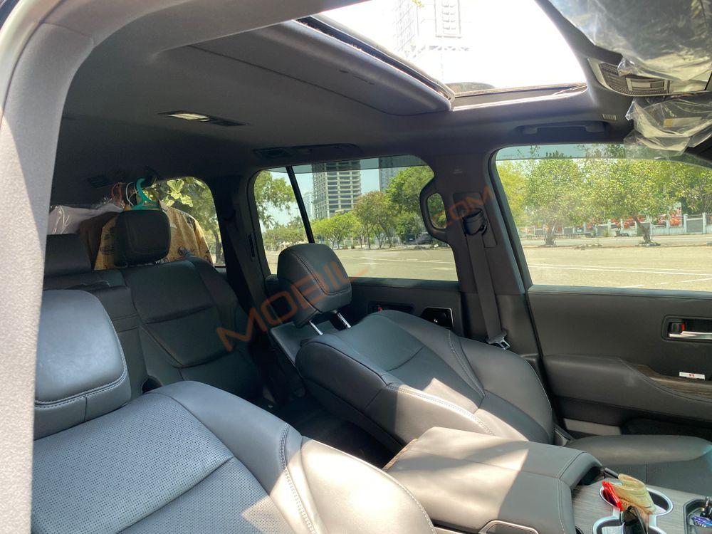 Mobil Toyota Land Cruiser 2023