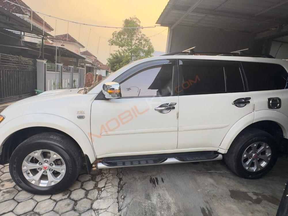 Mobil Mitsubishi Pajero Sport 2015