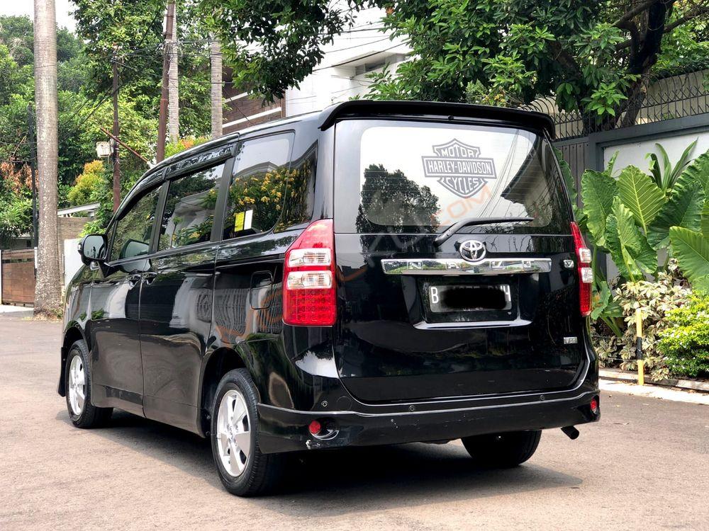 Mobil Toyota Nav1 2013