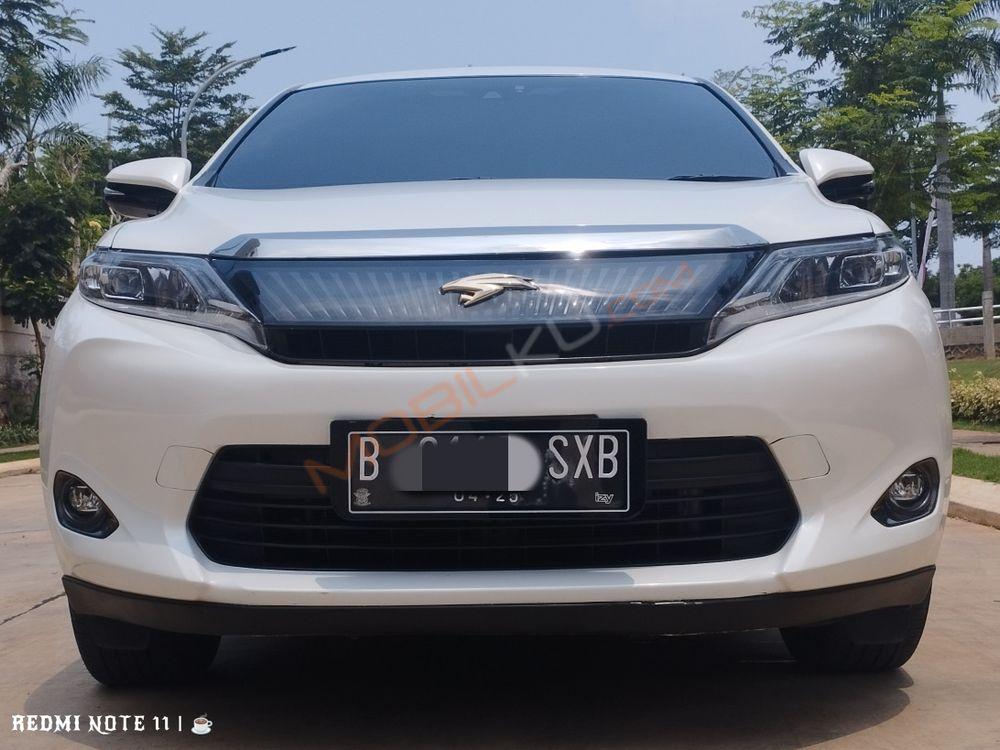 Mobil Toyota Harrier 2014