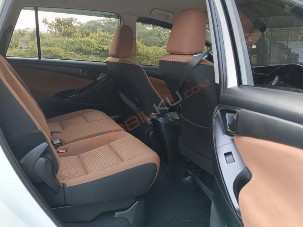 Mobil Toyota Kijang Innova 2019