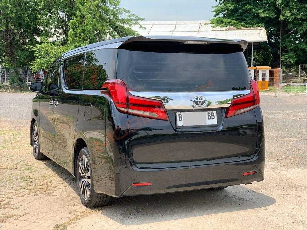 Mobil Toyota Alphard 2020