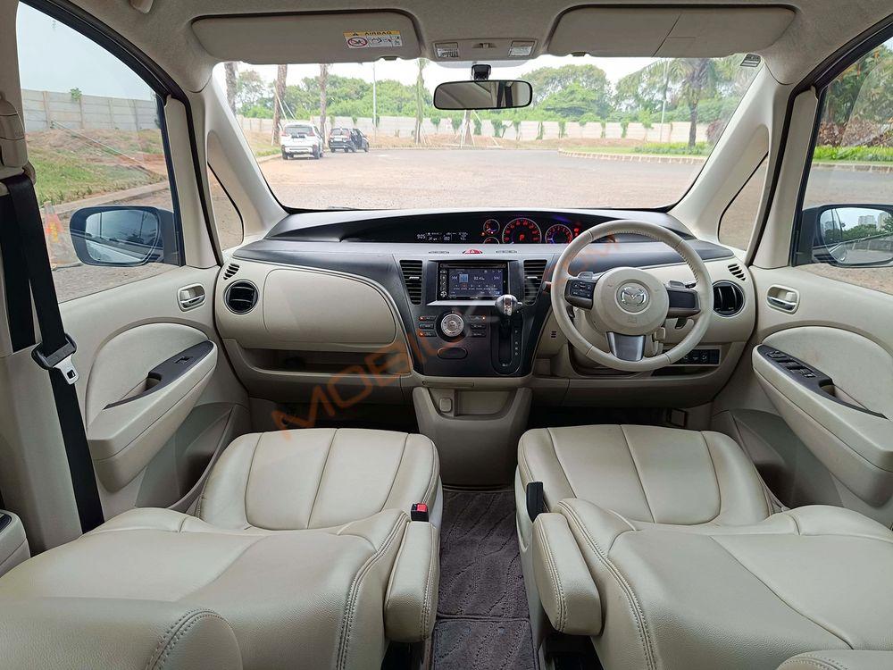 Mobil Mazda Biante 2015